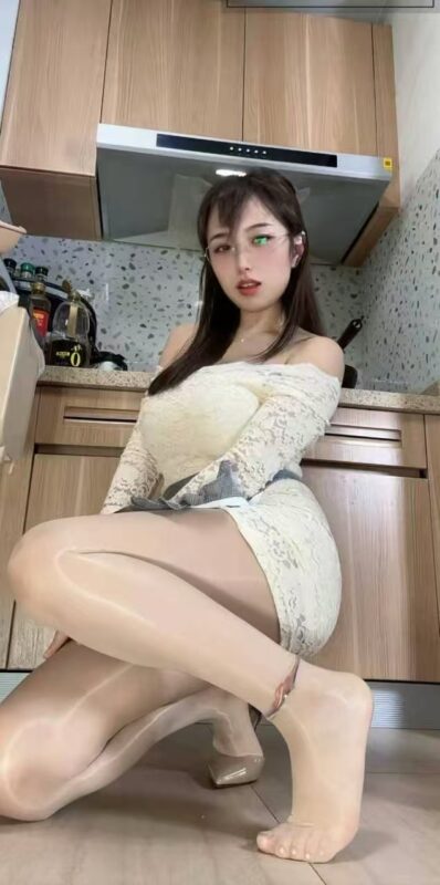 抖音博主:小团嫂,大尺度视频流出,小团嫂的身材真是无敌了,各种其他动作应有尽有,应该是某个金主爸爸调教的,看着是真的很好看,因为视频限制,这个帖子只能发两个视频,如果有需要联系客服吧!-SS网红科技